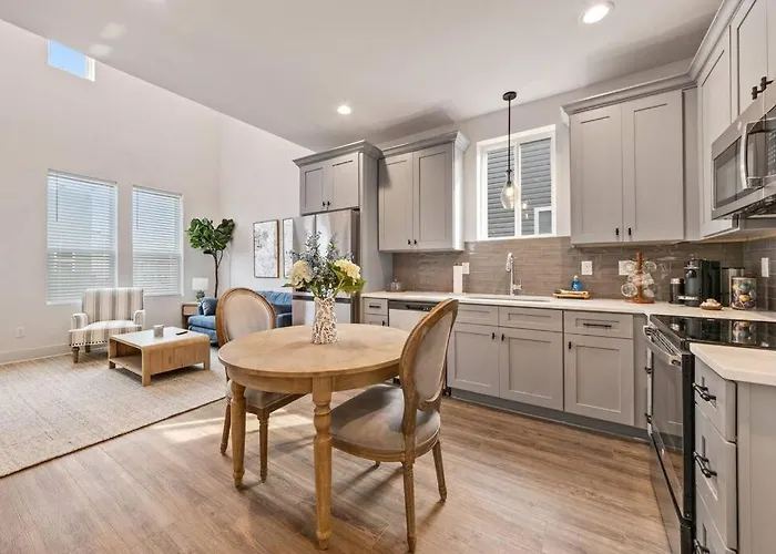 Villa Cypress House*cozy, Chic, And Yours To Book Now! *